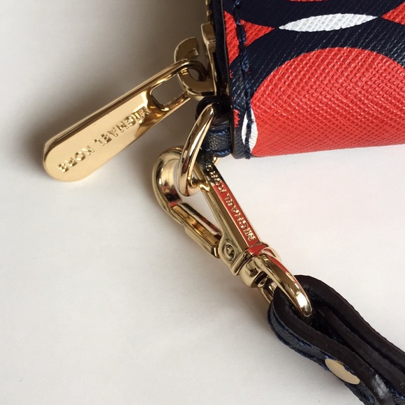 HP 🎉MICHAEL KORS Like New Wristlet Wallet - Picture 3 of 6